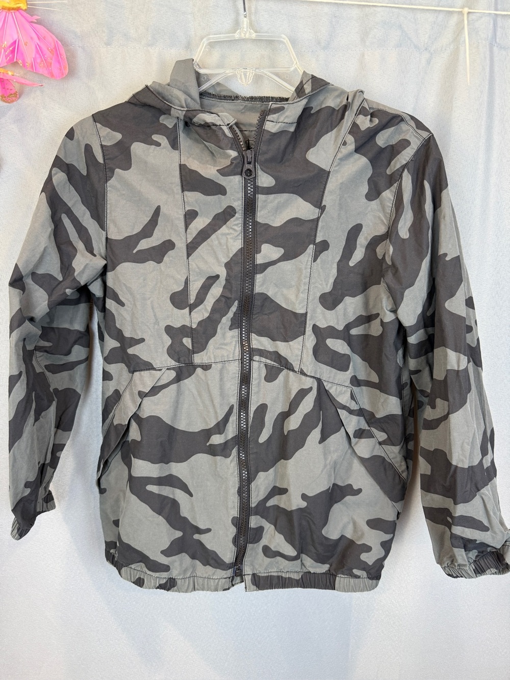 Gap Black Camo Hooded Rain Jacket- Size Large (10)